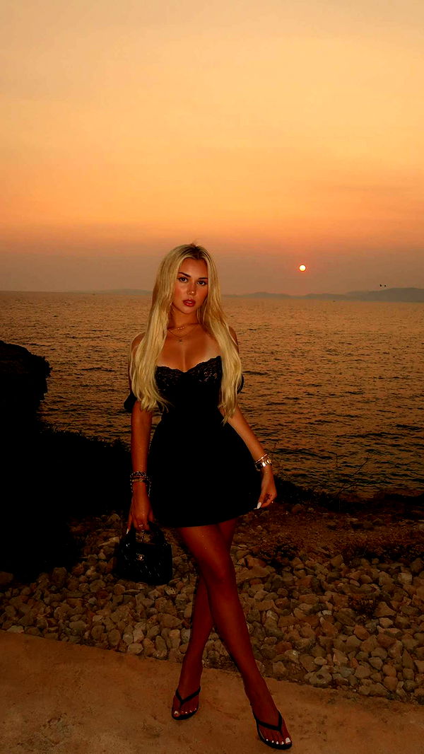 samantrasunny image ~ Altpins