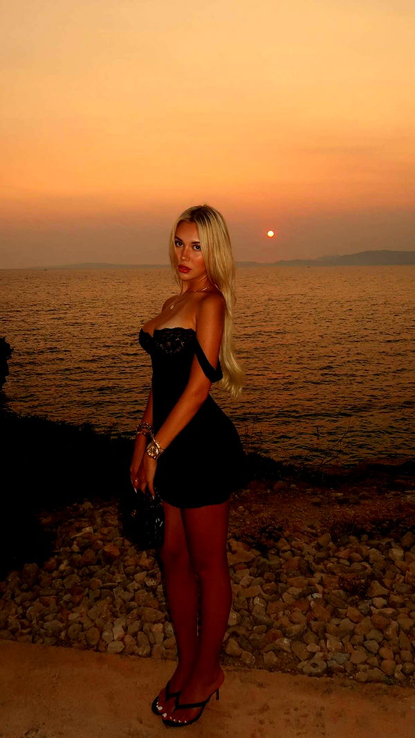 samantrasunny image ~ Altpins