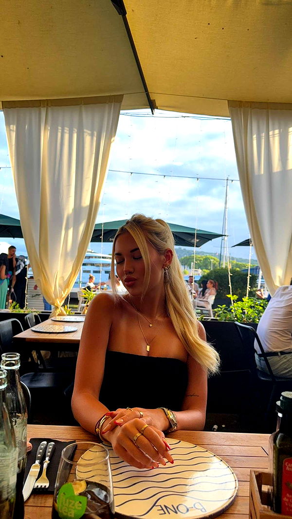 samantrasunny image ~ Altpins