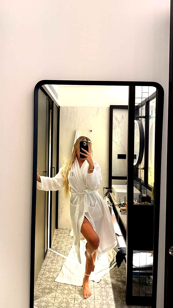 samantrasunny image ~ Altpins