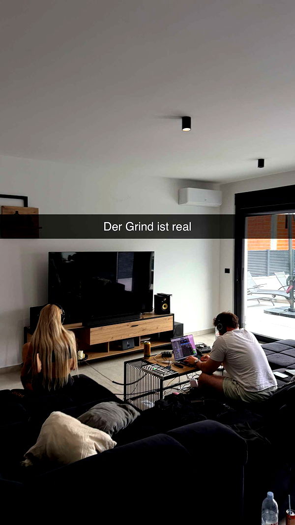 samantrasunny image ~ Altpins