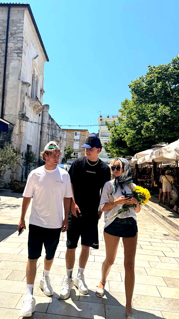 samantrasunny image ~ Altpins