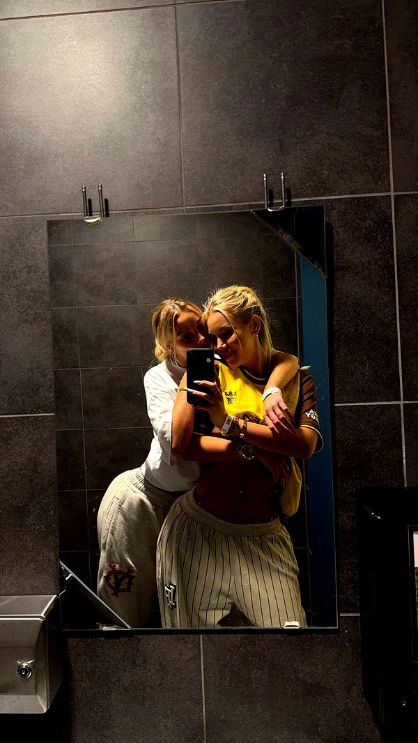 samantrasunny image ~ Altpins