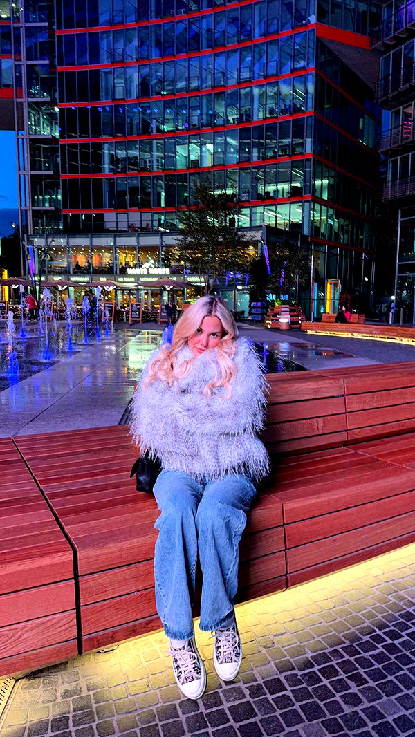 samantrasunny image ~ Altpins