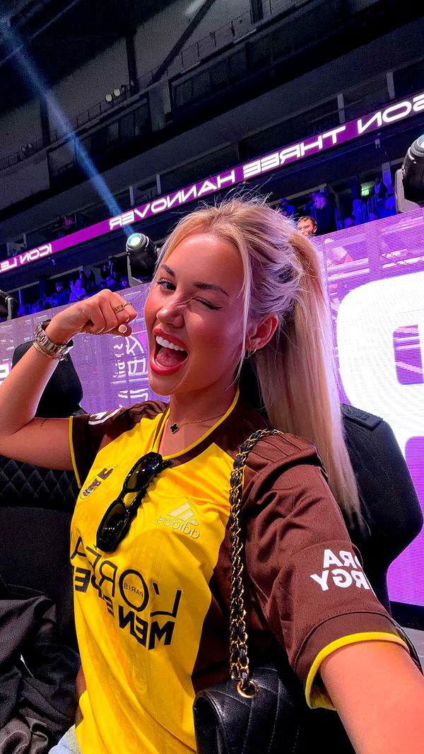 samantrasunny image ~ Altpins