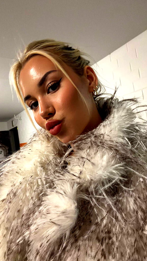 samantrasunny image ~ Altpins