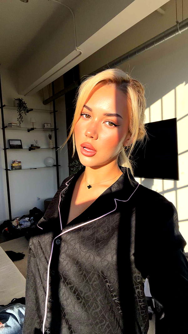 samantrasunny image ~ Altpins