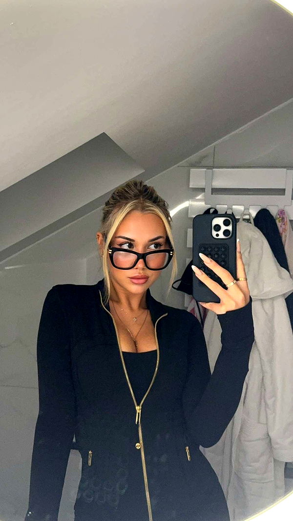 samantrasunny image ~ Altpins