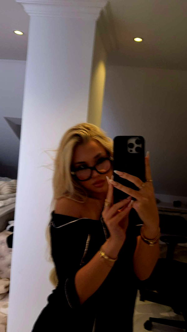 samantrasunny image ~ Altpins