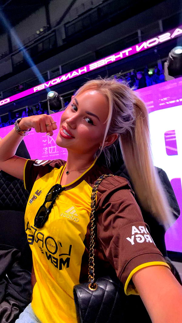 samantrasunny image ~ Altpins