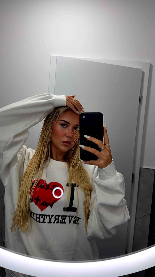 samantrasunny image ~ Altpins