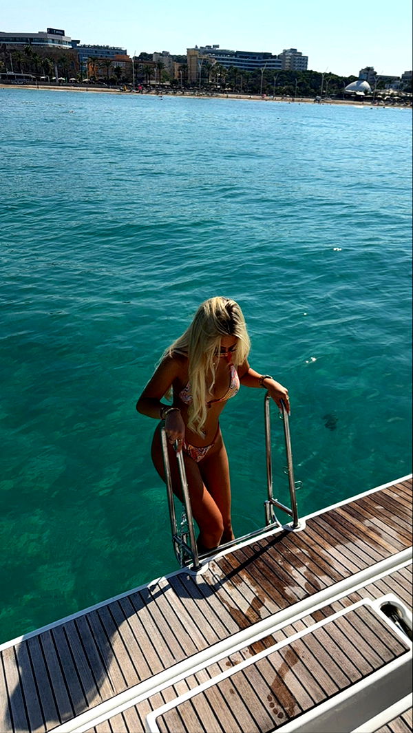 samantrasunny image ~ Altpins