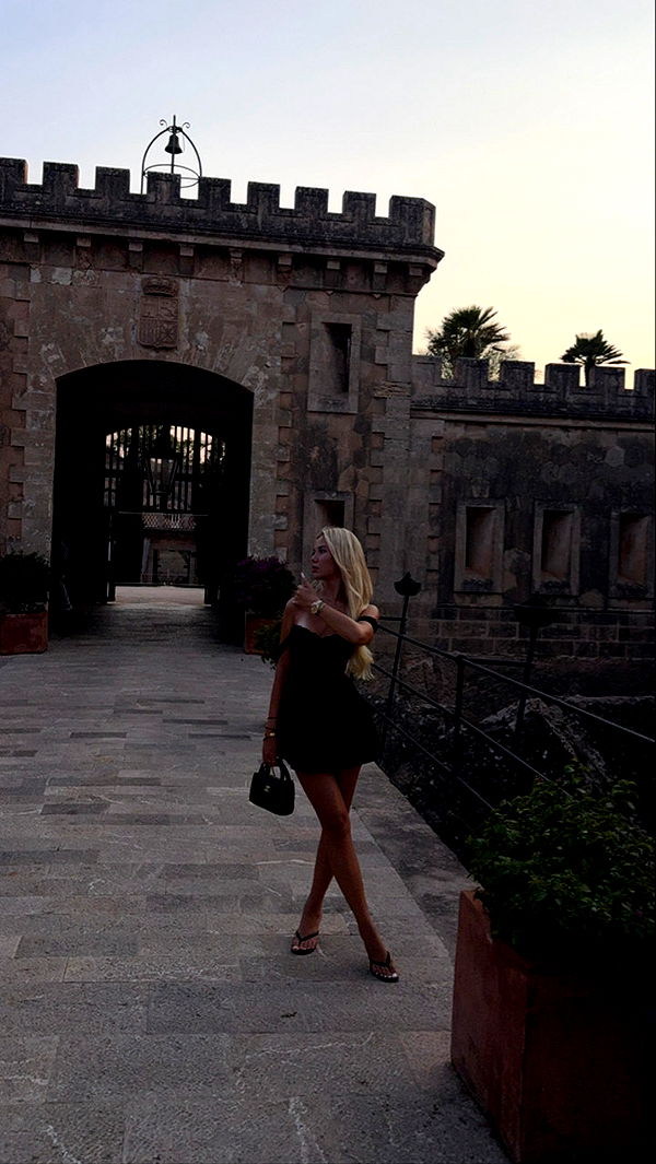 samantrasunny image ~ Altpins