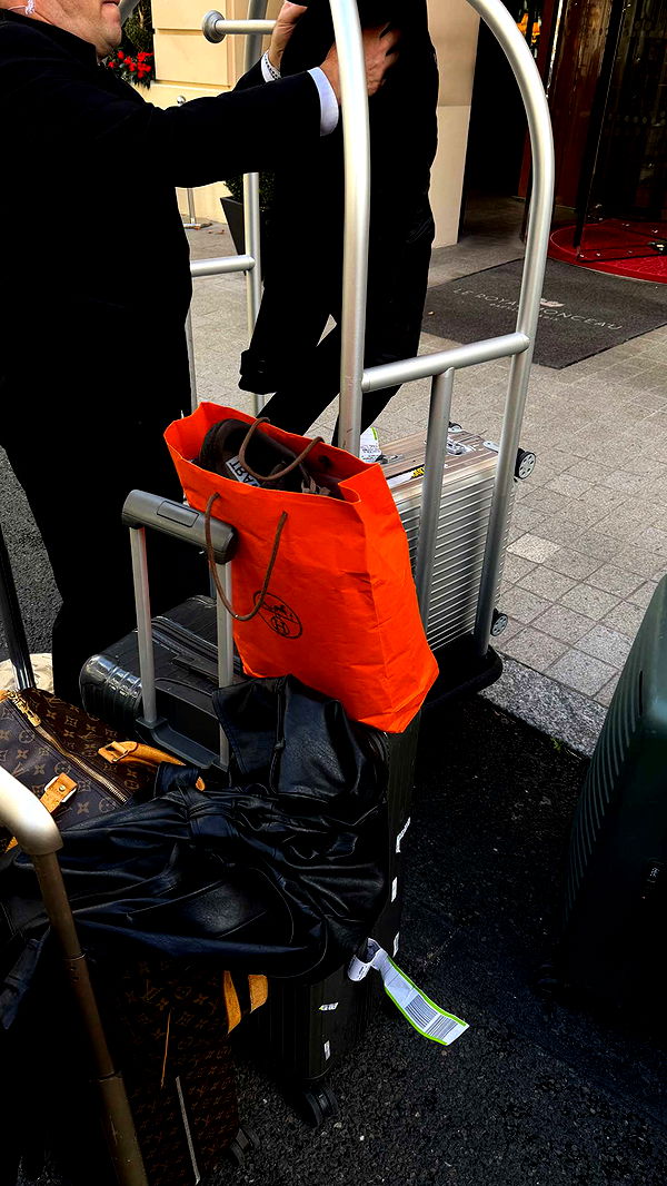 samantrasunny image ~ Altpins