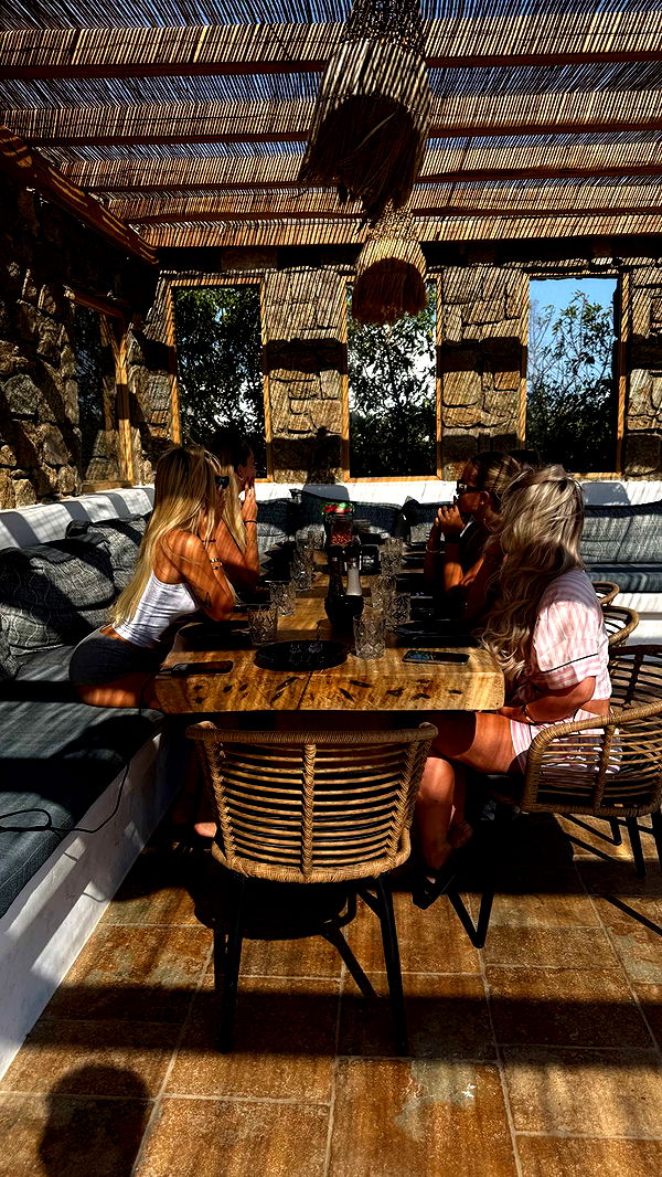 samantrasunny image ~ Altpins