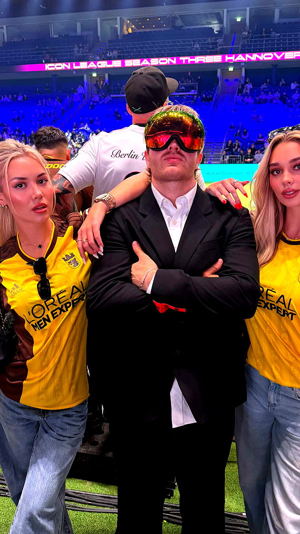 samantrasunny image ~ Altpins