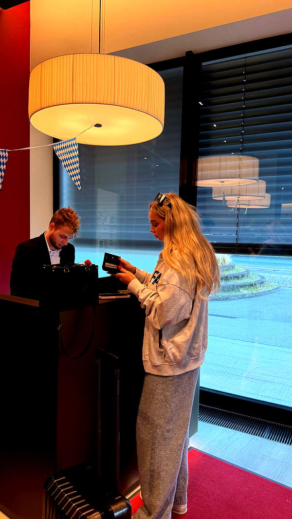 samantrasunny image ~ Altpins