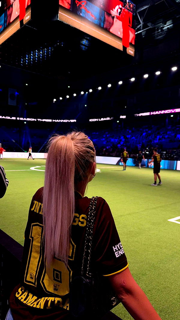 samantrasunny image ~ Altpins