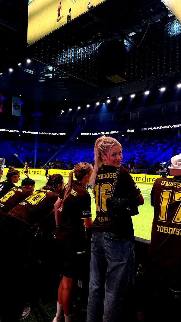 samantrasunny image ~ Altpins