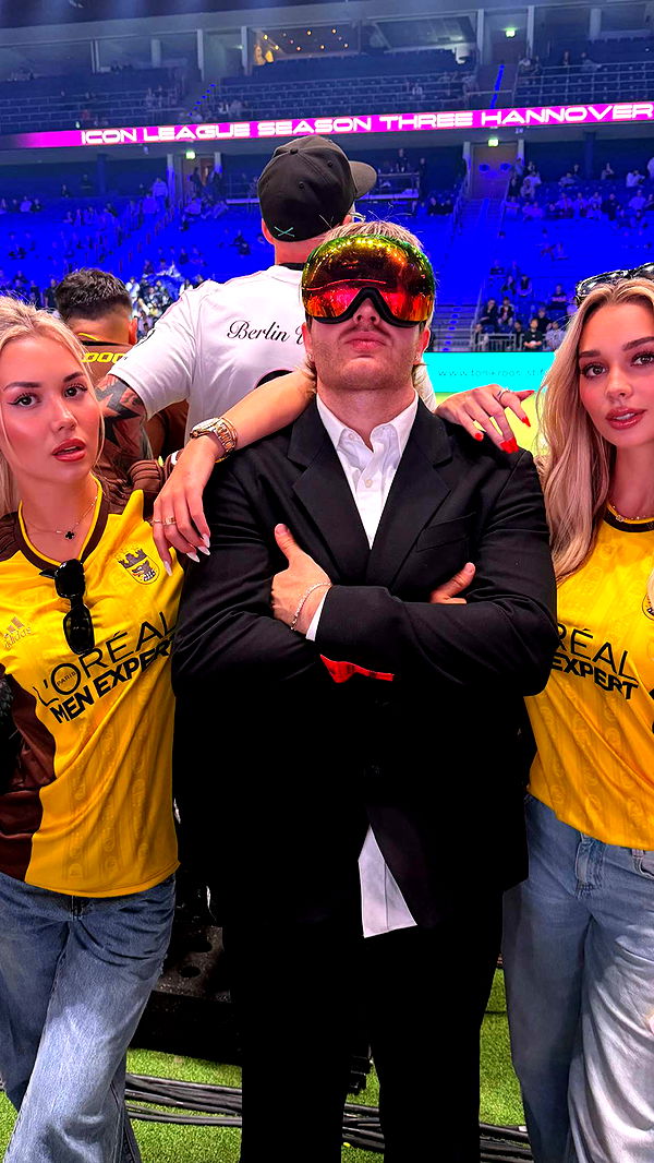 samantrasunny image ~ Altpins