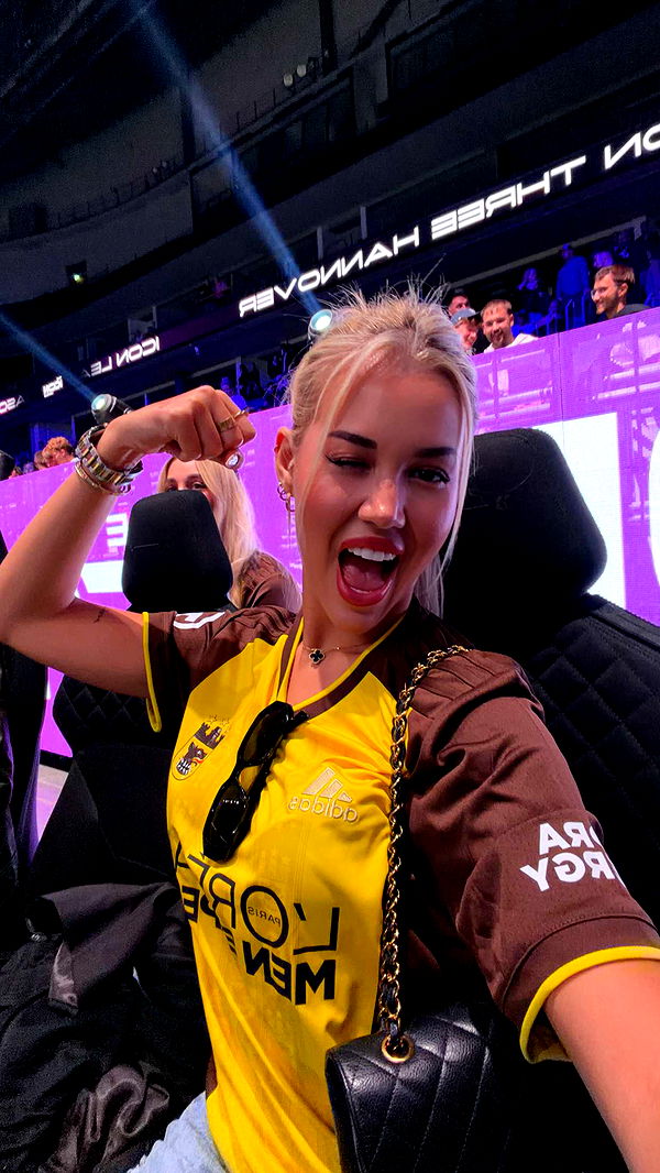 samantrasunny image ~ Altpins