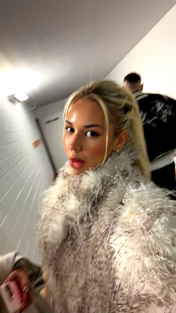 samantrasunny image ~ Altpins