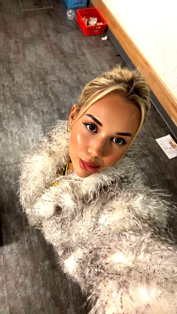 samantrasunny image ~ Altpins