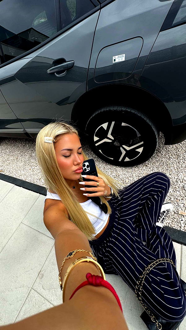 samantrasunny image ~ Altpins