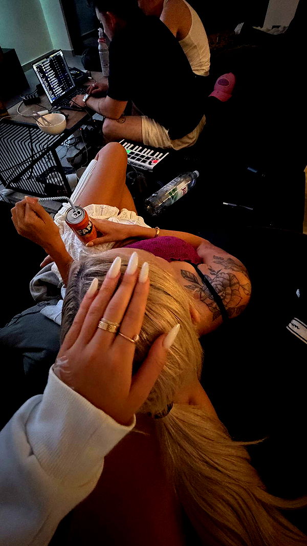 samantrasunny image ~ Altpins