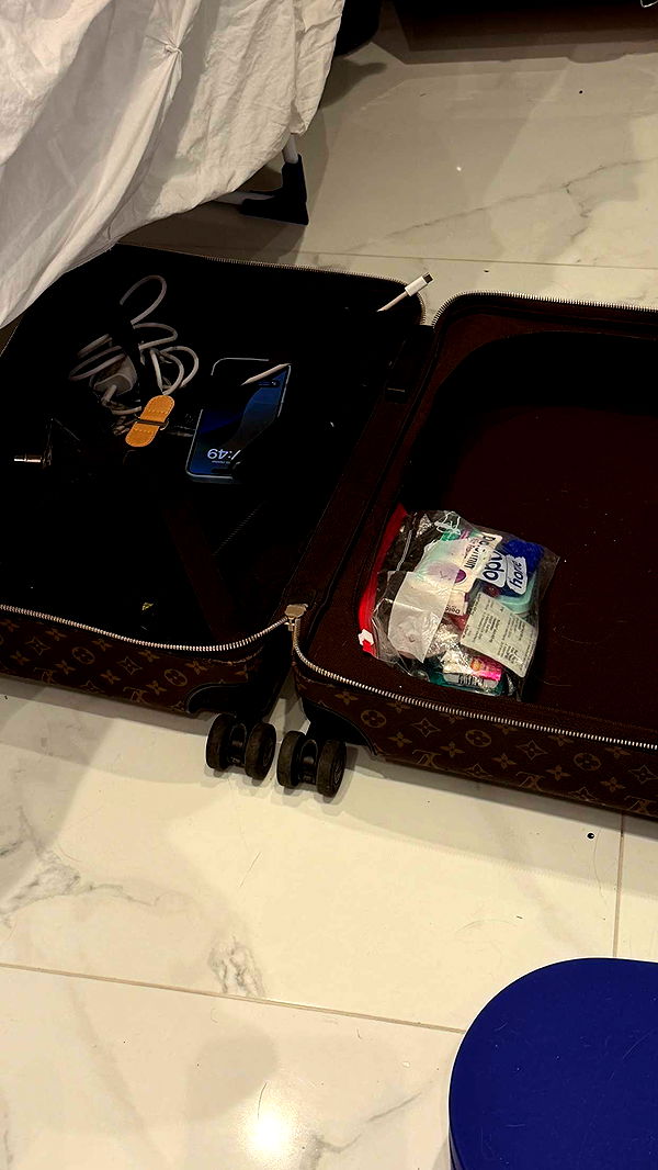 samantrasunny image ~ Altpins