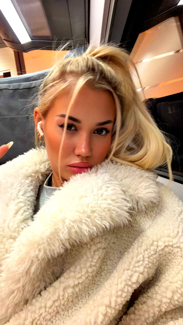 samantrasunny image ~ Altpins