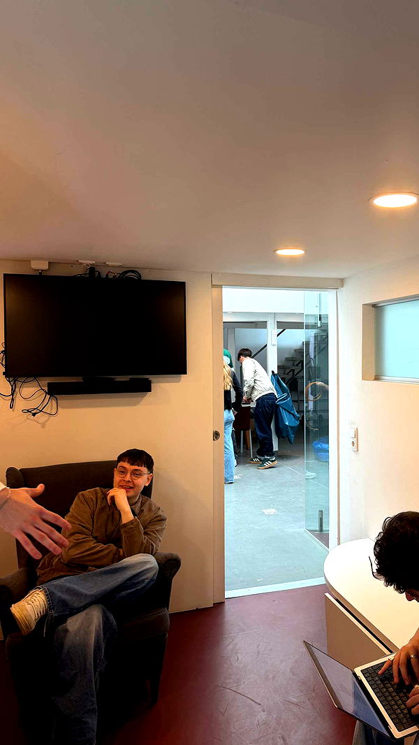 samantrasunny image ~ Altpins