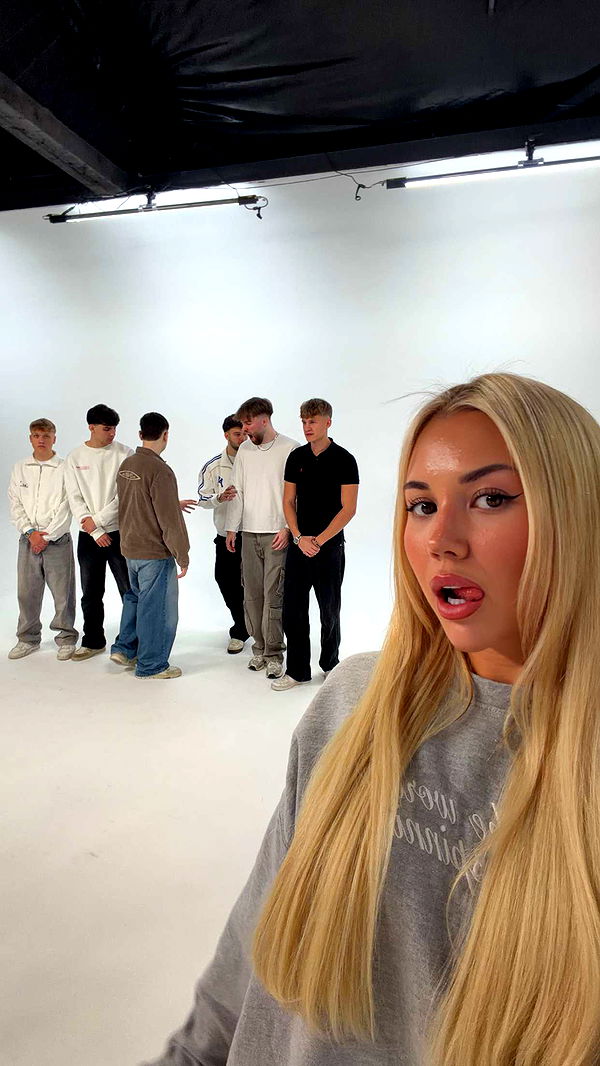 samantrasunny image ~ Altpins