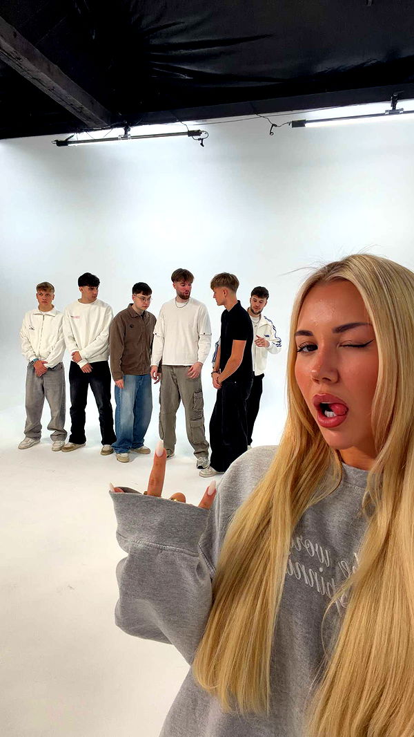 samantrasunny image ~ Altpins