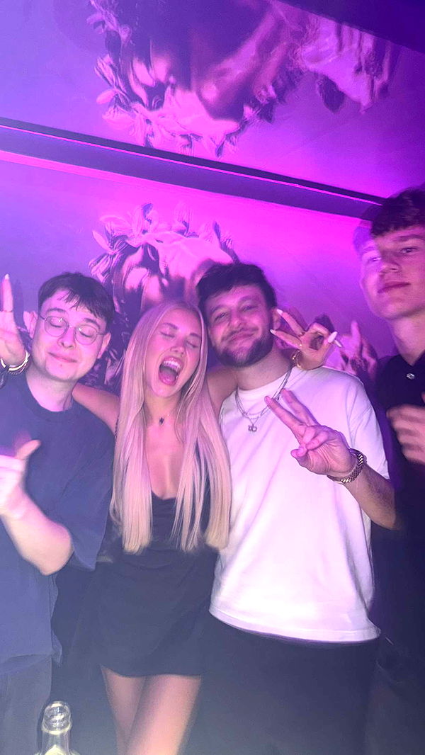 samantrasunny image ~ Altpins