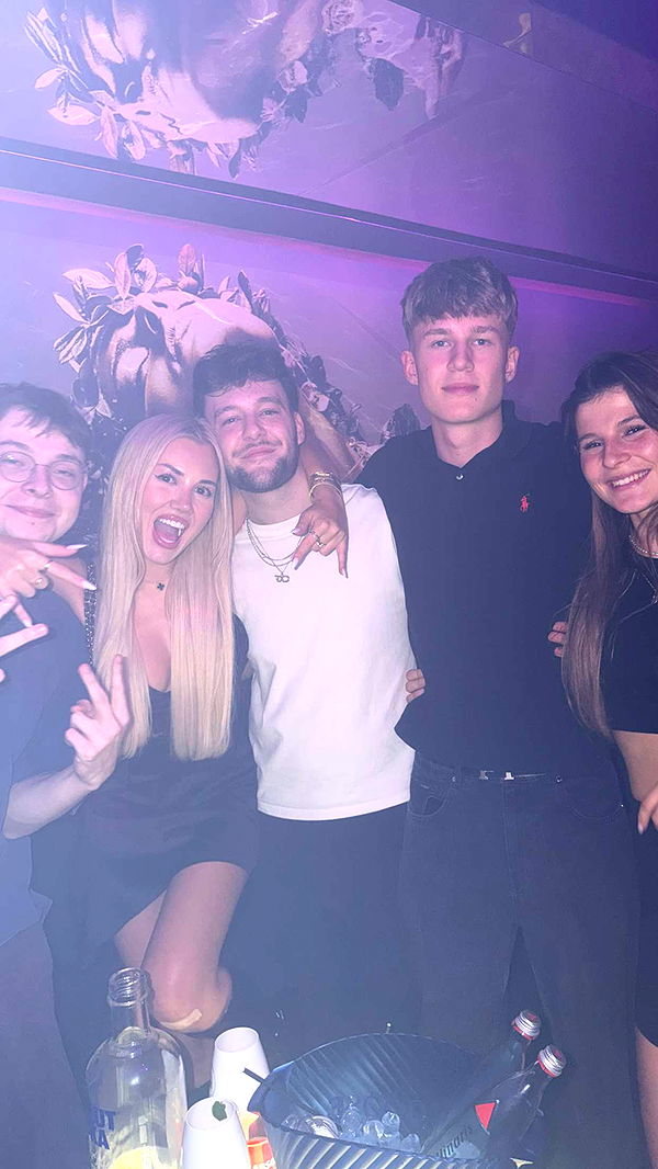 samantrasunny image ~ Altpins