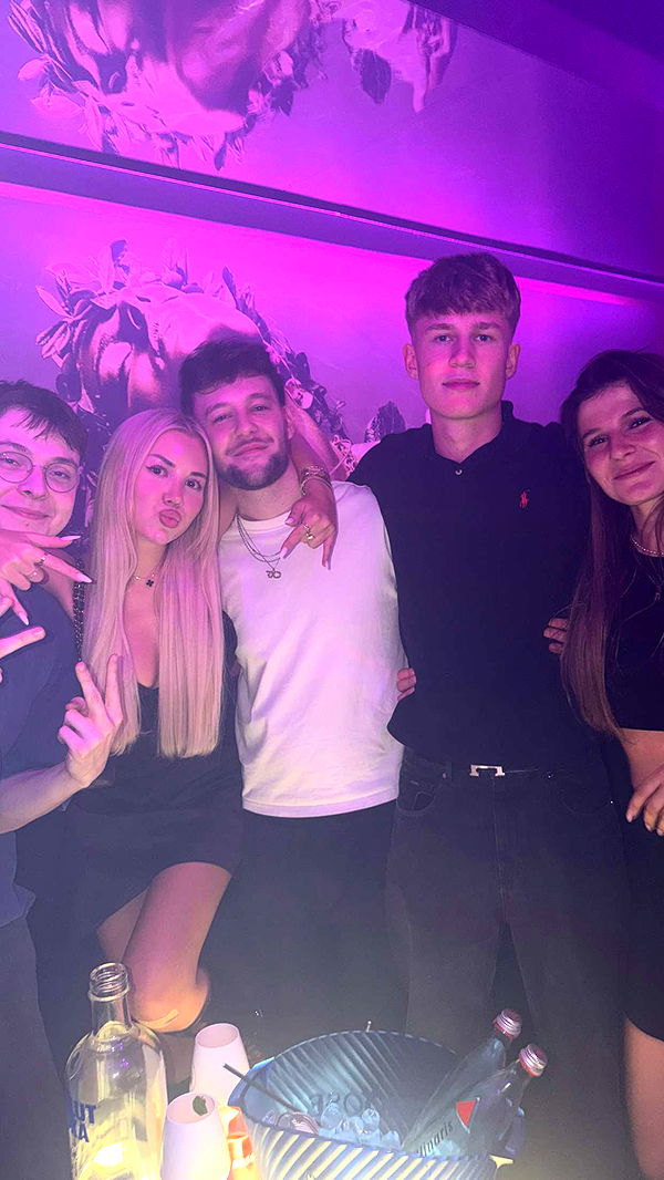 samantrasunny image ~ Altpins