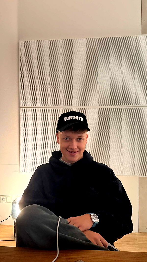 samantrasunny image ~ Altpins