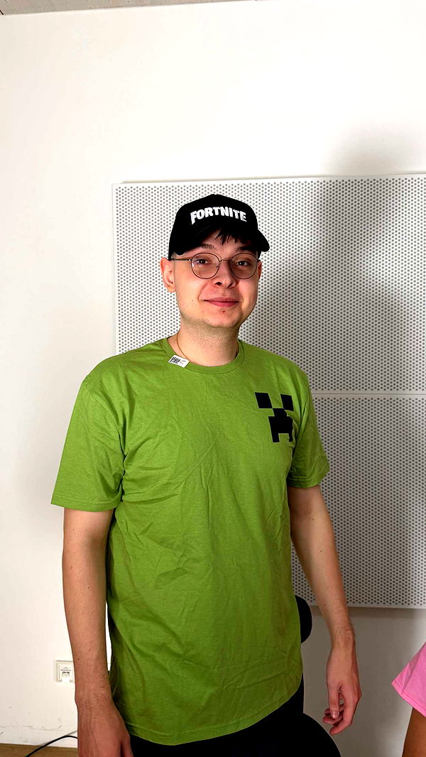 samantrasunny image ~ Altpins