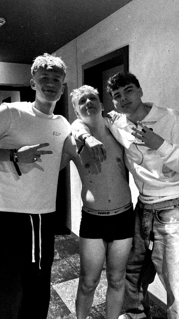 samantrasunny image ~ Altpins