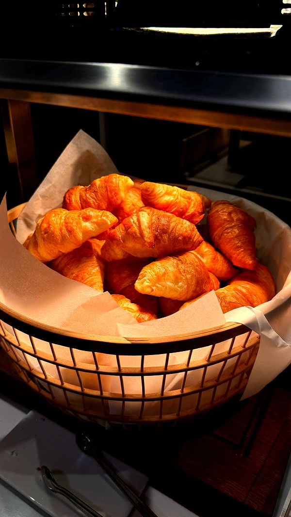 samantrasunny image ~ Altpins