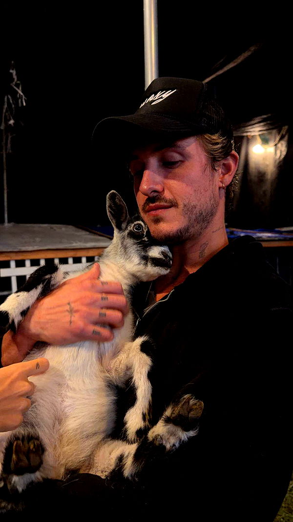 samantrasunny image ~ Altpins