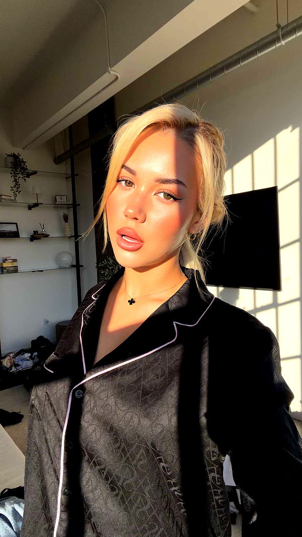 samantrasunny image ~ Altpins