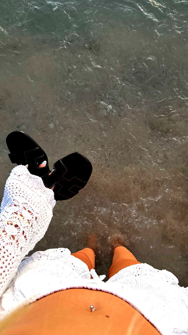 samantrasunny image ~ Altpins