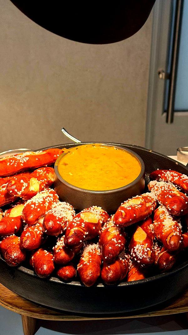 samantrasunny image ~ Altpins