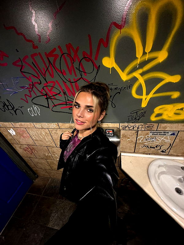 skilahblue image ~ Altpins