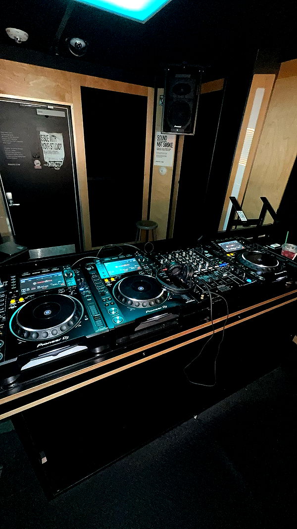 skilahblue image ~ Altpins