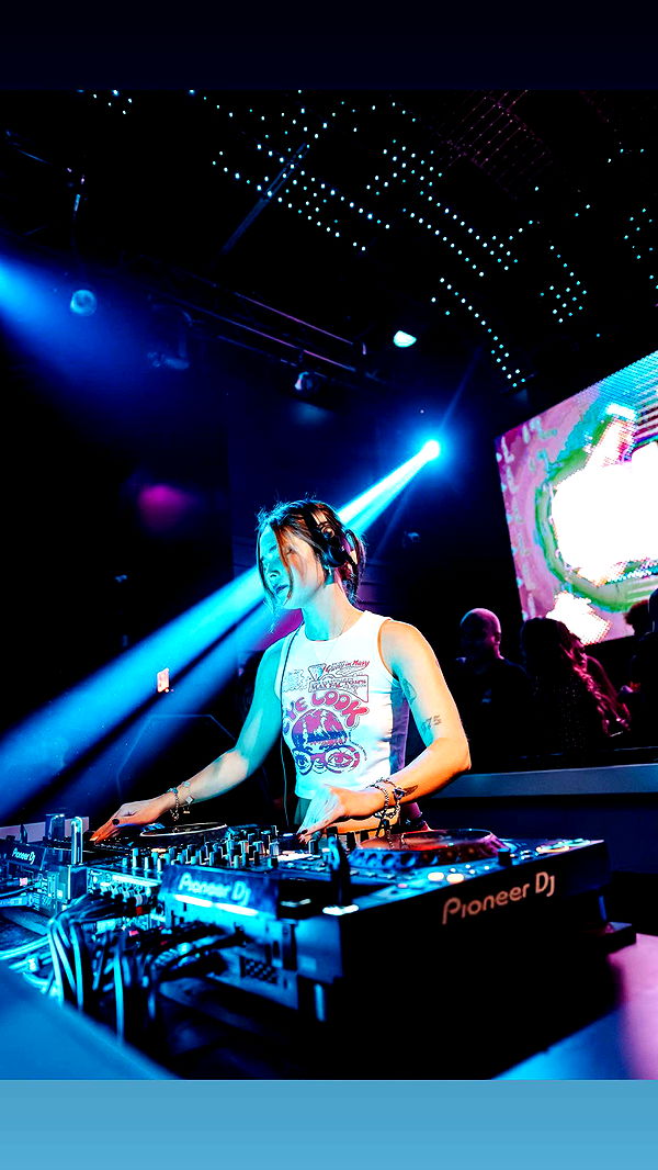 skilahblue image ~ Altpins