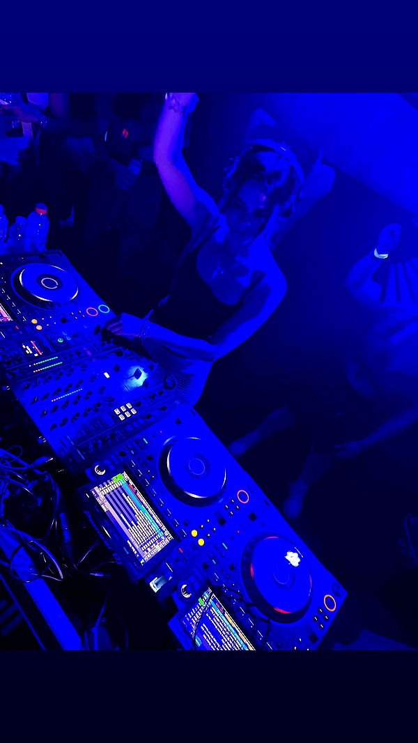 skilahblue image ~ Altpins