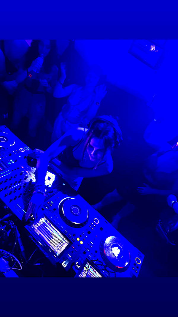 skilahblue image ~ Altpins